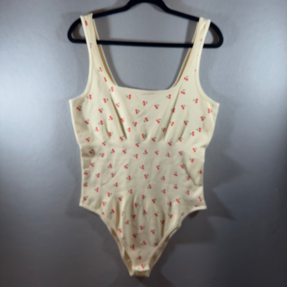 340 | OQQ Womens XXL Cherry Print Ribbed Sleeveless Scoop Neck Bodysuit Cream